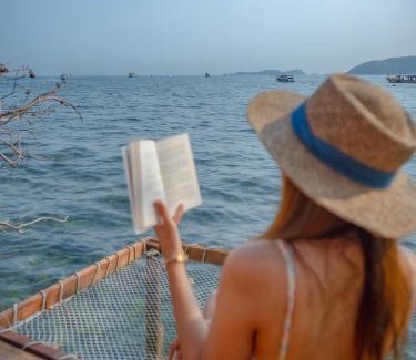 Koh Lan Hotel | Moroccan Beachfront Pool Villa Koh Larn