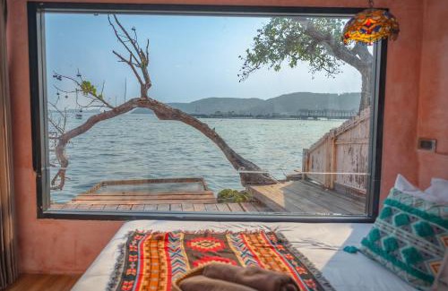 Koh Lan Hotel | Moroccan Beachfront Pool Villa Koh Larn
