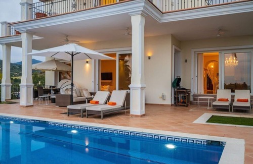 Urbanizacion el Rosario Villa | Moscu 13 Comfortable holiday residence