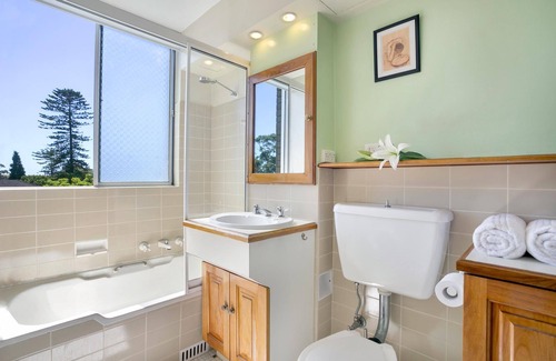 Mosman Apartment | Mosman - MOS72 Prince Street - Modern 1BR with Balcony Between Mosman Cremorne Junctions