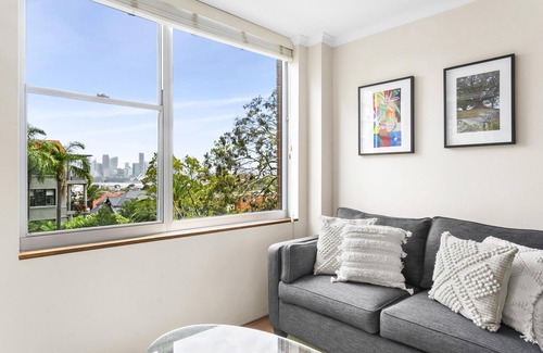 Mosman Apartment | Mosman - MUS21 - Musgrave Street - 2BR Apartment with Harbour Views Parking Near South Mosman Ferry