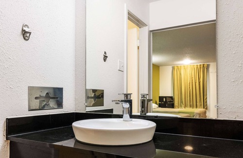 Alexandria Hotel | Motel 6 Alexandria, LA - South