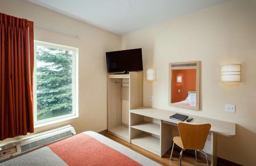 Midtown Anchorage Hotel | Motel 6-Anchorage, AK - Midtown