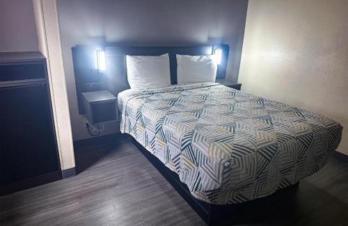 Anderson Hotel | Motel 6-Anderson, IN - Indianapolis