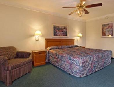 St. Johns Hotel | Motel 6-Austin, TX - Midtown