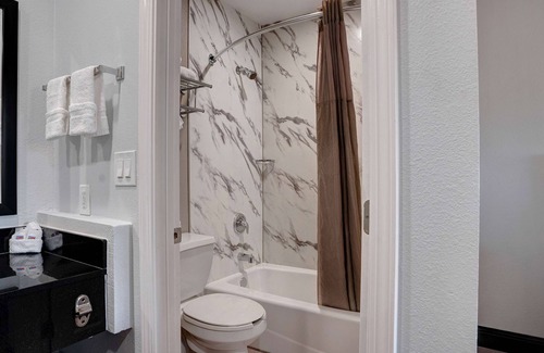 Eureka Hotel | Motel 6 Eureka, CA – Redwood Coast