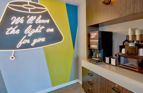 Edgewood Hotel | Motel 6 Louisville, KY - Airport - Fair Expo