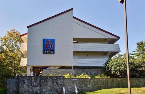 Nashua Hotel | Motel 6-Nashua, NH - South