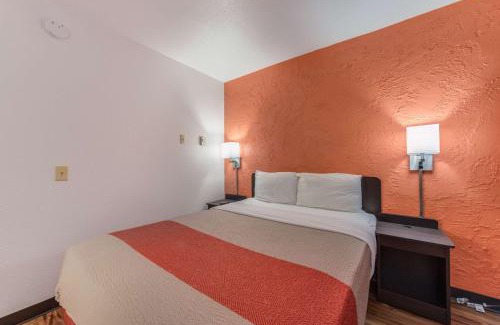 St. Paul Hotel | Motel 6-Saint Paul, MN - I-94