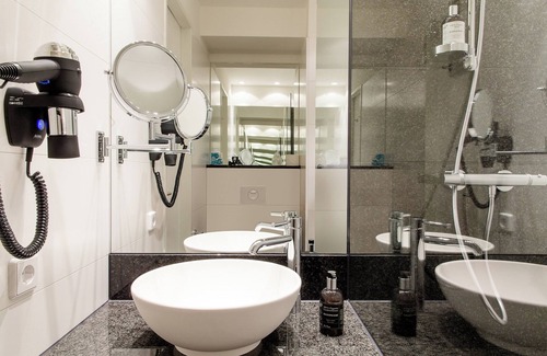 Cannstatt-Mitte Hotel | Motel One Stuttgart - Bad Cannstatt