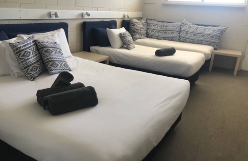 Albury Hotel | Motel Wellington