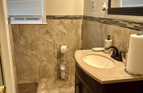 Riverdale Apartment | Mother Earth's Heal Inn 1-bedroom apartment in fabulous Riverdale with WiFi, AC