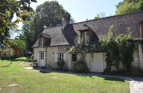 Loche-sur-Indrois House | Moulin des Arts, Natural site, eco-friendly, and powered by renewable energy.
