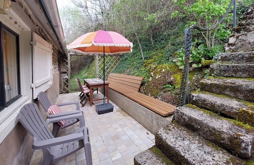 Saint-Prix-les-Arnay Apartment | Moulin Fouché | The Mill | Spacious gîte with three terraces near a nice lake