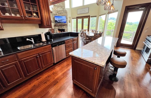 Lansing Cabin | Mount Ever After - Mountain Magic: October in the Carolinas