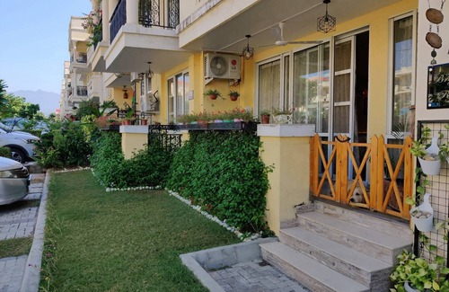 Panchkula Condo | 'Mount View Double-bed' By Aparna Bienvenue !