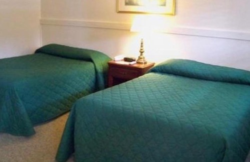 Center Ossipee Hotel | Mount Whittier Motel