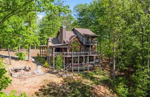 Mineral Bluff House | Mountain Breeze - Mountain View Hot Tub Firepit