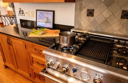 Lincoln House | Mountain Chalet with pool table, firepit, and internet | 9 bed 5.5 bath 5k sq/ft