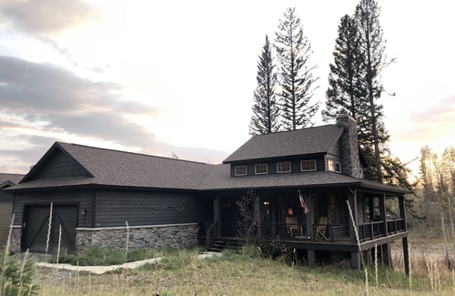Rendezvous House | Mountain Comfort in Esteemed Rendezvous