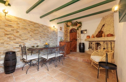 Guimar House | Mountain Getaway for Hikers 1