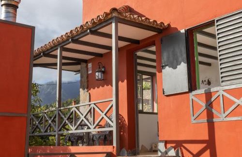 Guimar House | Mountain Getaway for Hikers 1