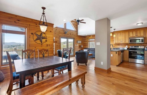 Fleetwood House | Mountain Getaway near Boone, Hot Tub, and Gorgeous Views!
