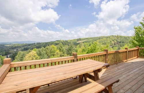 Fleetwood House | Mountain Getaway near Boone, Hot Tub, and Gorgeous Views!