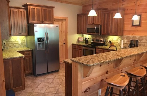 Blairsville House | Mountain Lakefront Log Cabin on Lake Nottely in Blairsville and near Blue Ridge