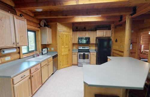 Island Park Cabin | Mountain Lodge | BBQ Grill | 42 Miles to YNP