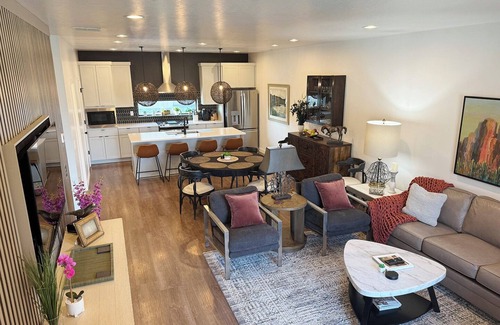 Morgan House | Mountain Luxury, Hot Tub - Near SnowBasin, Wasatch Peaks – Snowbasin Bungalow