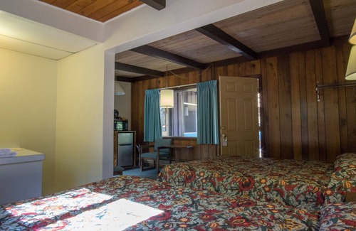 East Glacier Park Village Hotel | Mountain Pine Motel