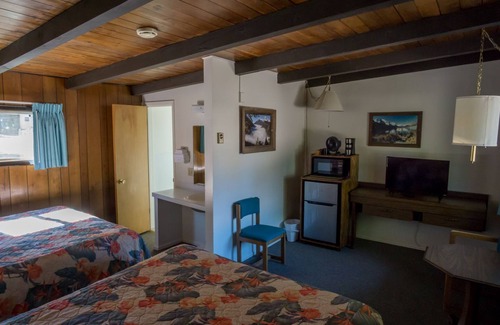 East Glacier Park Village Hotel | Mountain Pine Motel