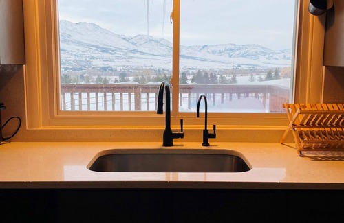 Eden Cabin | Mountain Retreat for skiing, hiking, biking, water sports or relaxing