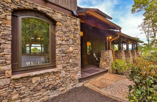 Talking Rock Cabin | Mountain Top Lodge | Ellijay, GA