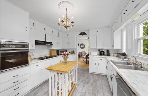 Fletcher House | Mountain Top Mansion with PANORAMIC VIEWS and plenty of room for all your guests