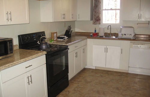 Millville Cottage | Mountain Top View Spacious Family Cottage Walking Distance from Appalachian Trl