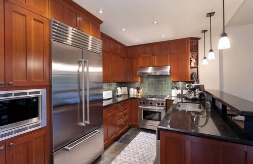 Nordic Estates House | Mountain townhouse w/ski access