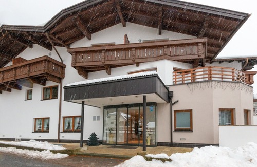 Unterlaengenfeld Apartment | Mountain-view apartment with infrared sauna