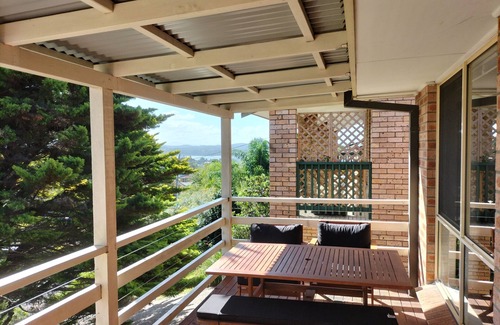 Catalina House | Mountain View Beach House Near Batemans Bay