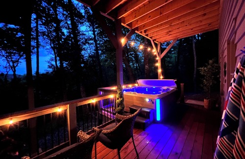 Big Canoe House | Mountain View Cabin All Suites+Hot Tub+Firepit+Game Room+Karaoke+EV Charger