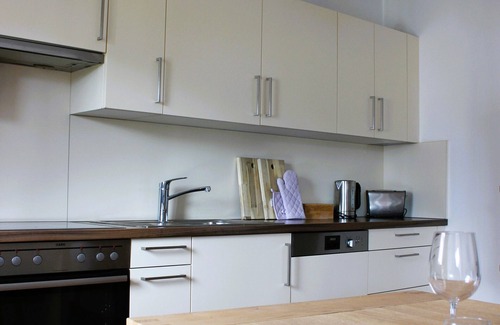 Pradl Apartment | Mountain View City Center