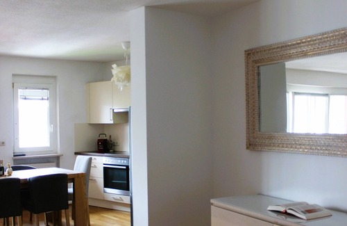 Pradl Apartment | Mountain View City Center
