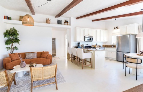 Morongo Valley House | Mountain View Desert Home, Perfectly Located between Palm Springs & Joshua Tree