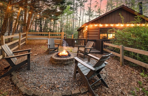 Blue Ridge Cabin | ⭐️ Mountain view hot tub game table dogs welcome ⭐️
