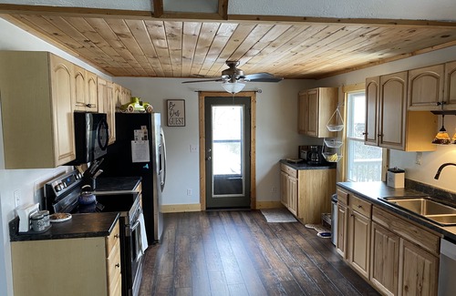 Maggie Valley Cabin | Mountain View Lodge One Level Easy Access Pet Friendly Family Gatherings