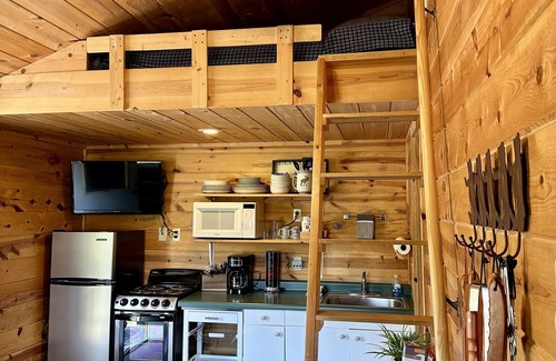 Hill City Hotel | Mountain View Lodge & Cabins