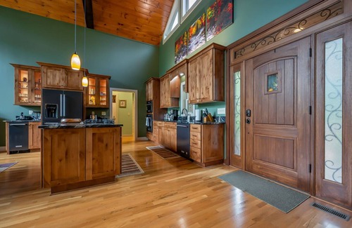 Lake Lure House | Mountain View Retreat | A Lake Lure Destination with Amazing Views