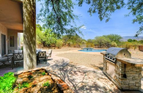 Tanque Verde House | Mountain-view retreat with private pool, spa, patio & central AC - dog-friendly