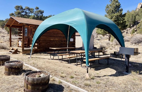 Buena Vista Cabin | Mountain View Shared Bunkhouse: 1 Room Bunkhouse without a bathroom. 3 sets of twin bunk beds Contact us to book the full bunkhouse.